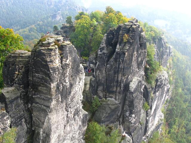 Wuchtige Sandsteinfelsen, des Elbsandsteingebirge in der Sächsischen Schweiz