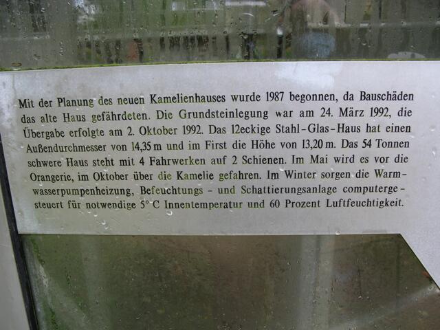 Hinweistafel zur Geschichte der Pillnitzer Kamelie
