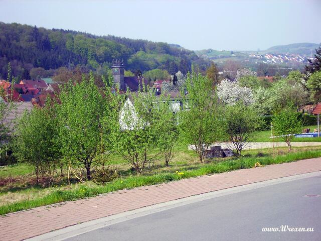Die Kirche im Dorfmittelpunkt