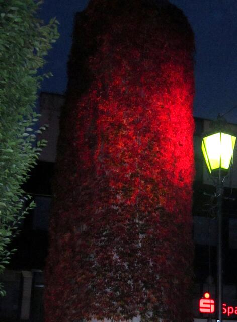 vor der Sparkasse