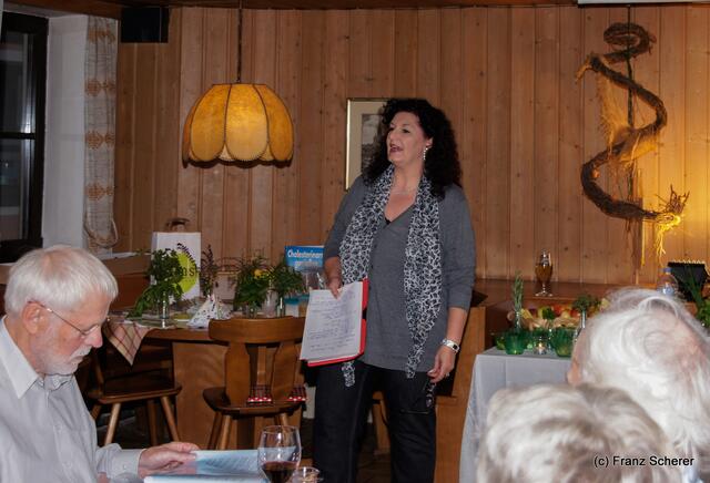 Verein der Blumen- und Gartenfreunde Friedberg - Fachvortrag zum Thema gesunde Ernährung am 10. Oktober 2012 - Sabina Scherer beim Fachvortrag