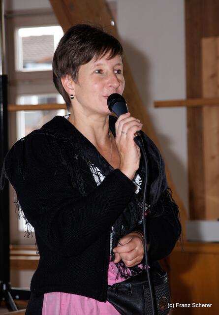 Verkaufsoffener Oktobersonntag 2012 in Dasing - Organisatorin Hilde Morhardt