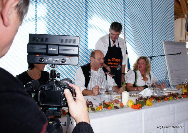 Verkaufsoffener Oktobersonntag 2012 in Dasing - DSDS - Dasing sucht den Superkoch. Die Jury bewertet sehr kritisch