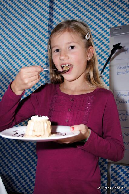 Verkaufsoffener Oktobersonntag 2012 in Dasing - DSDS - Dasing sucht den Superkoch. Punktrichterin Stefanie Morhardt - Nach der Arbeit, da schmeckt 's!