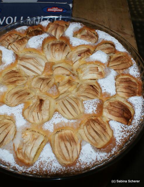 Verkaufsoffener Oktobersonntag 2012 in Dasing - Verführerische Leckereien, gebacken von den Dasinger Hausfrauen