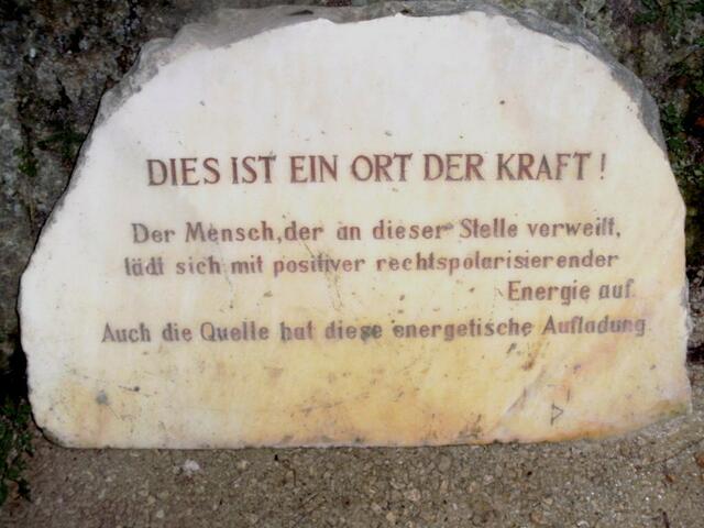 Gedenkinschrift am Rosalienbrunnen