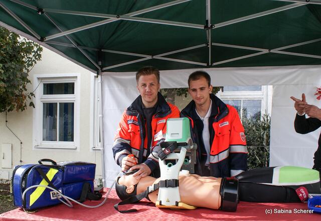 Verkaufsoffener Oktobersonntag 2012 in Dasing -  Dasings "First Responder"