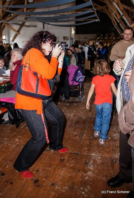 Verkaufsoffener Oktobersonntag 2012 in Dasing - myheimat-Reporterin Sabina Scherer in Aktion