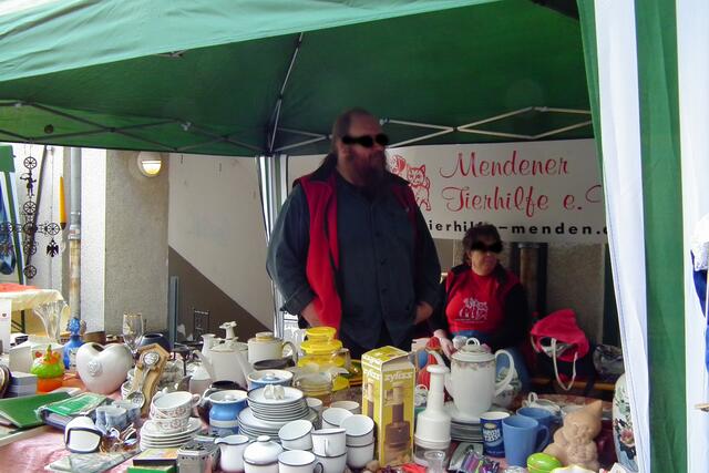 Die "Mendener Tierhilfe" bot für wenig Geld alles mögliche an.