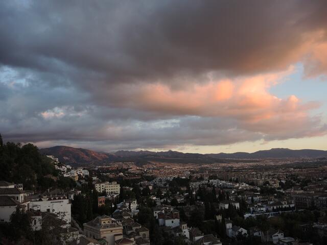 ... Granada und die Sierra Nevada ...