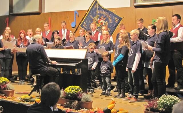 Jugendchor Langenstein unter der Leitung von Herrn Udo Lauer