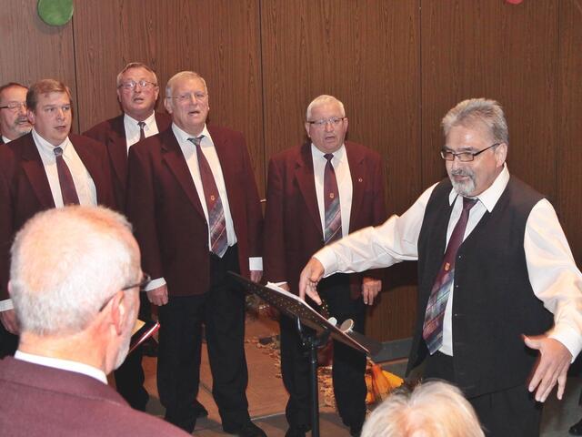 Dirigentenjubiläum "30 Jahre plus" von Herrn Ludwig Lauer beim MGV 1903 Cäcilia Anzefahr am 26.10.2012 | Foto: Herr Alfons Wieber, Stadtallendorf