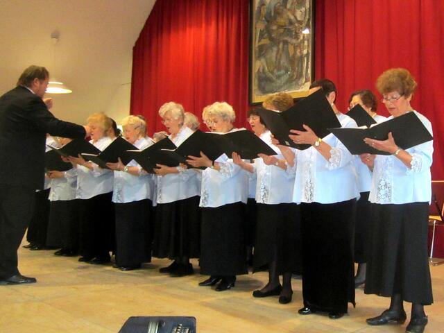 weiteren 3 Lieder des Frauenchors "Bereschit"