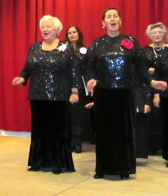 Solistinnen: v.l.n.r. Sinaida Lisbanova, Jelena Batvinjeva, Maria Sidorova, Evgenija Krainskaja