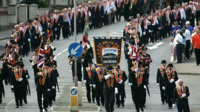 Irische Protestanten provozieren alljährlich Katholiken