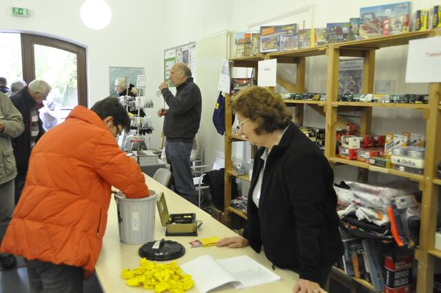 Am Rande der Ausstellung konnte man sich an der Tombola zu Gunstens des Vereines beteiligen...