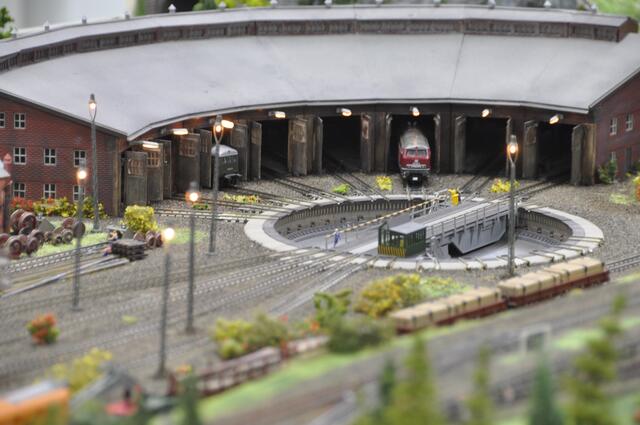 Rundschuppen sind immer ein Blickfang auf der Eisenbahnanlage...