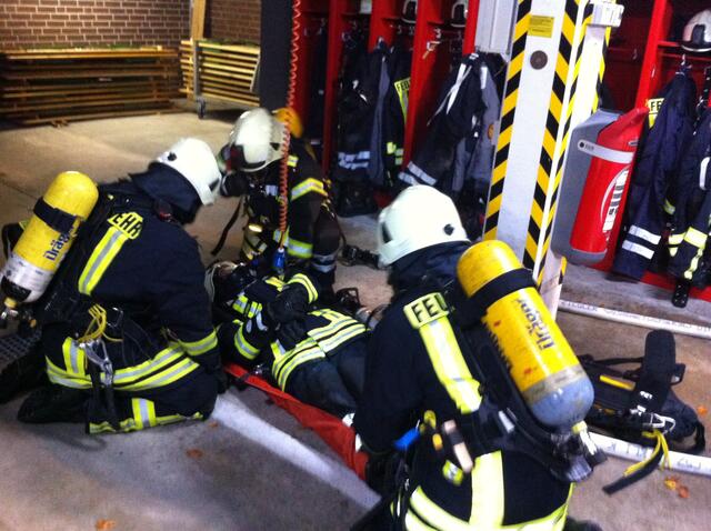 Verletzter wird aufgenommen.