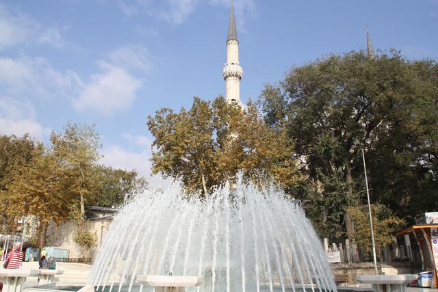 Springbrunnen und Eyüp Sultan Moschee