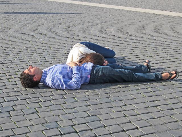 Gesehen auf dem Petersplatz:
Rom ist einfach 
„umwerfend!“