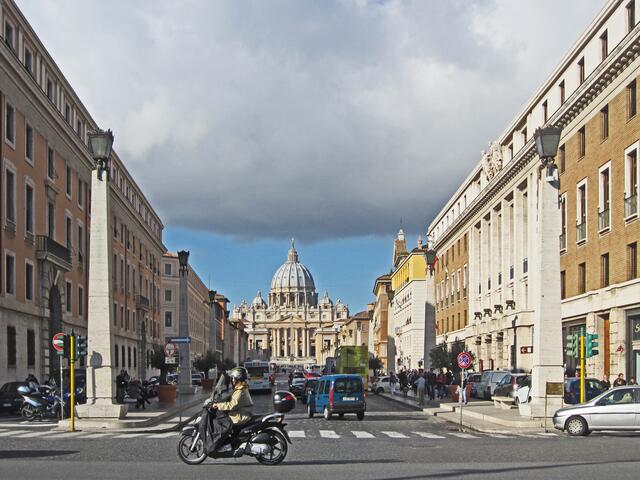 Via della Conciliazione mit Petersdom.