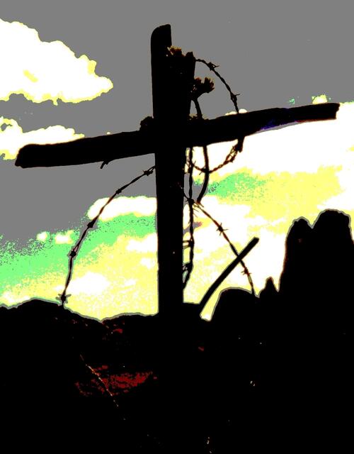 Gedenkkreuz in einer alten Stellung auf dem Monte Piano, 2324 Meter