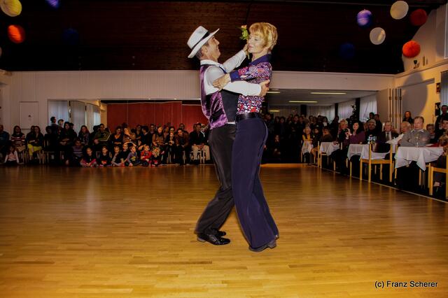 TSC Blau-Weiß-Rot Friedberg e.V. - Tag der offenen Tür 2012 - Showprogram mit Thomas und Christine Langer