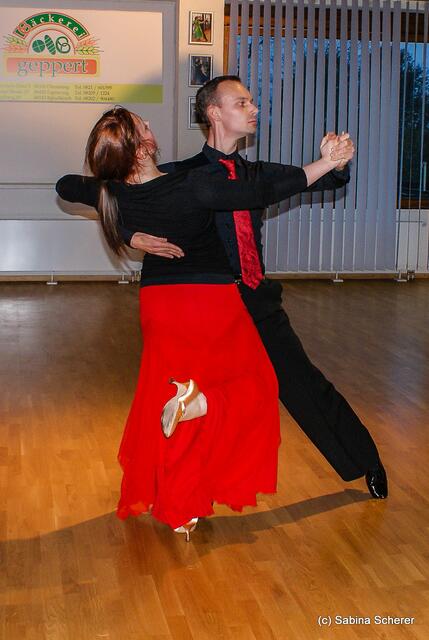 TSC Blau-Weiß-Rot Friedberg e.V. - Tag der offenen Tür 2012 - Beeindruckend: Tanz-Show mit den Tanzprofis Andreas und Katharina Matery