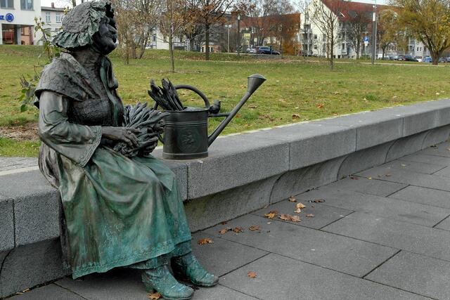 1993 hatte die Stadt Bertha Klingberg mit dem Ehrenring ausgezeichnet, und 2003 war sie zur Ehrenbürgerin ernannt worden.