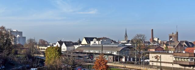 Panorama der Peiner Innenstadt (Blick von der Nord-Süd-Brücke)