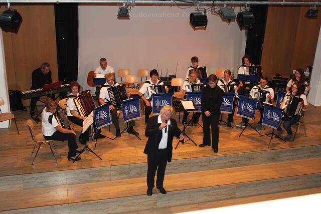 Jubiläumskonzert  in der Mittelschule Wertingen des Akkordeonorchesters Zusamtal e.V.