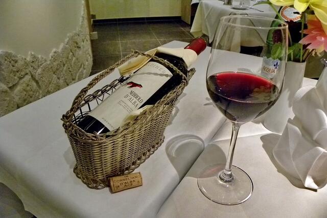 Abends - nach unseren Entdeckungstouren durch Speyer - genießen wir einen guten Tropfen Wein ...