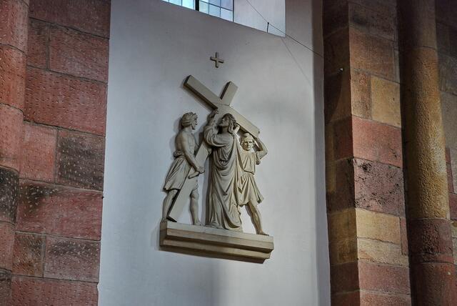 Heute – nach der Restaurierung 1957/61 – sind nur noch die Fresken im Langhaus zu sehen.