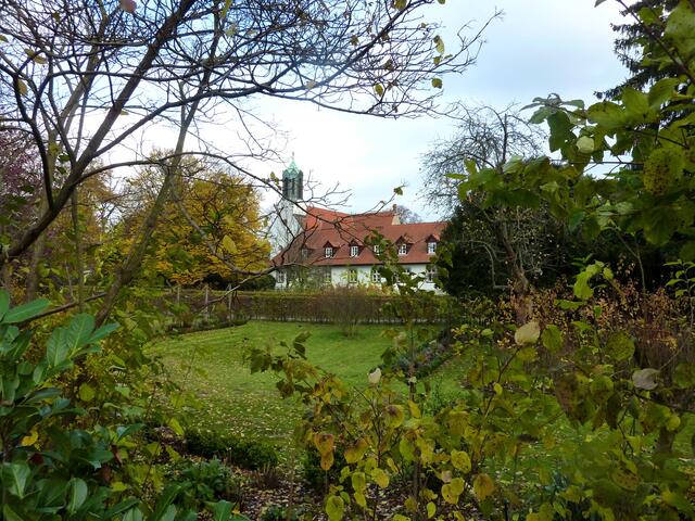 Kloster mit Garten