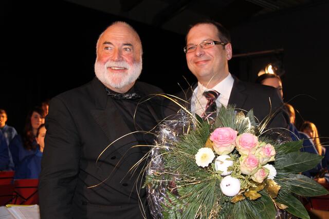 Während die Geschäftsführung in den Händen des Präsidiums um Christian Hof bestens aufgehoben ist, sorgt der musikalische Leiter Manfred-Andreas Lipp zusammen mit seinem Lehrerteam an der Musikschule Wertingen für eine solide musikalische Ausbildung der Bläser und Schlagzeuger.