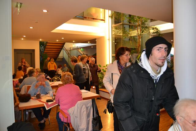 ... reges Treiben im Seniorenheim