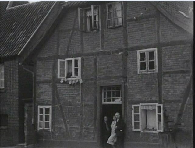 Dieses Haus stand vor dem Brinksitzer Waldvogel rechts der alten Kapelle. Welche Familie hat dort gewohnt ? | Foto: D.A.