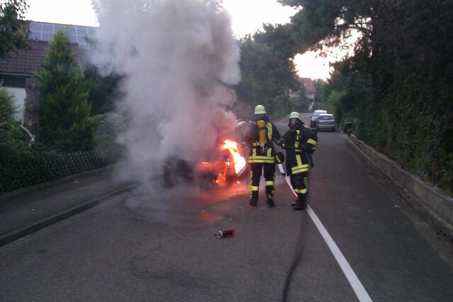 Brand eines PKW in Gottmannshofen