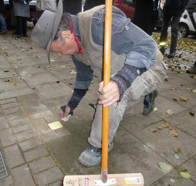 Stolperstein für Michael Umansky vor dem Haus Podbielskistraße 274