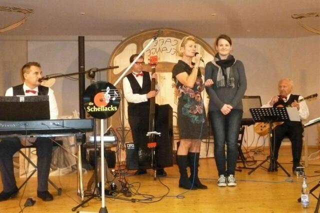 Die Schellacks unterhielten die Gäste beim Kaffe- und Kuchenkonzert mit passender Musik