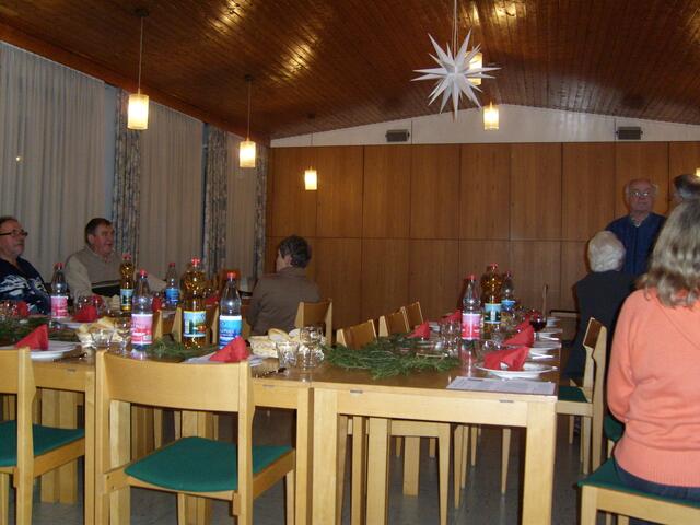 Die festliche gedeckte Tafel zum Themenabend "Essen wie bei Grimms".