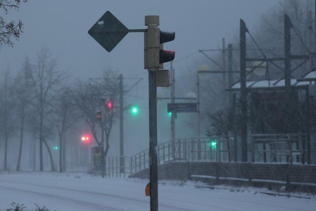 Bei Schnee und Eis, die Ampel steht bei jedem Wetter draussen ....