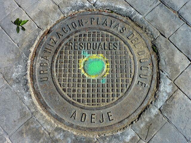 Auf Teneriffa und La Gomera gibt es zahlreiche interessante Kanaldeckel.