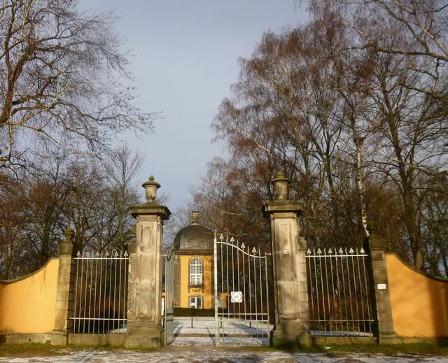 Haupteingang Lindener Bergfriedhof, Am Lindener Berge