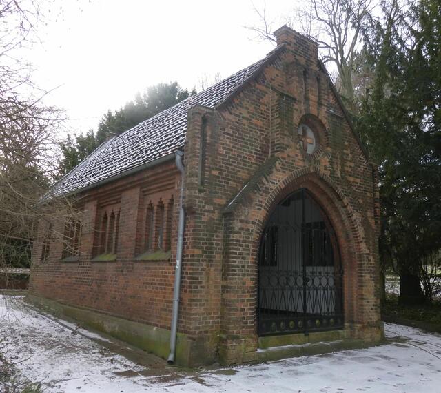 Backstein-Kapelle von Conrad Wilhelm Hase, 1864 eingeweiht
