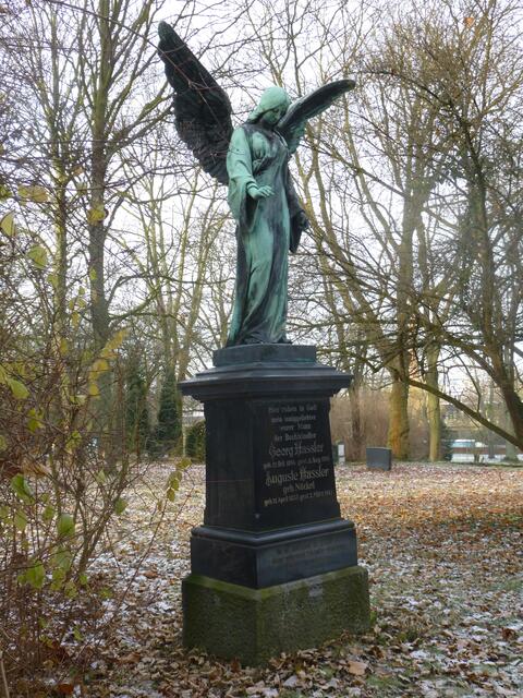 Hassler-Grabstein mit Engel