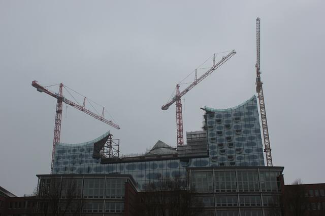 Nicht nur Berlin hat ein Teures Bauwerk was entsteht, sondern auch Hamburg hat mit der Elbphilharmonie eines