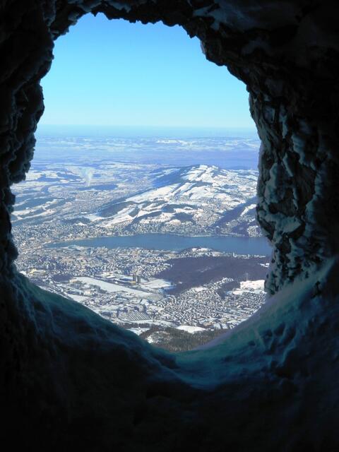 Höhlendurchblick auf Luzern