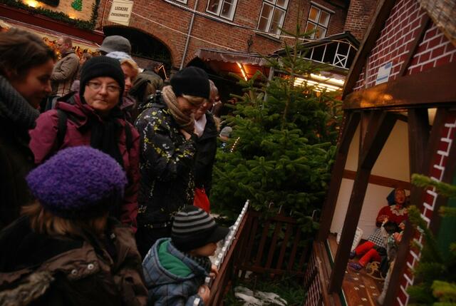 weihnachtsmarkt für kleine und große märchenliebhaberInnen