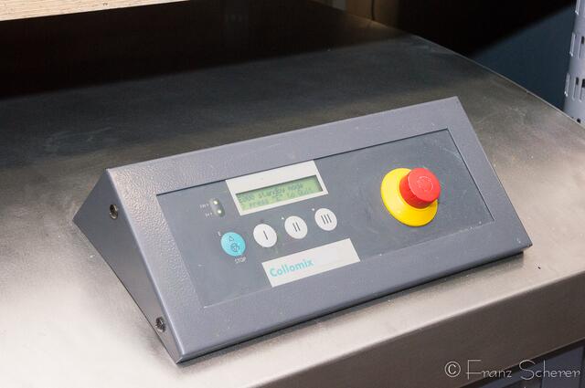Farbenhaus Friedberg in neuen Geschäftsräumen - Computergestützt werden Farben gemischt und sind dadurch jederzeit im exakt gleichen Farbton wieder zu haben.